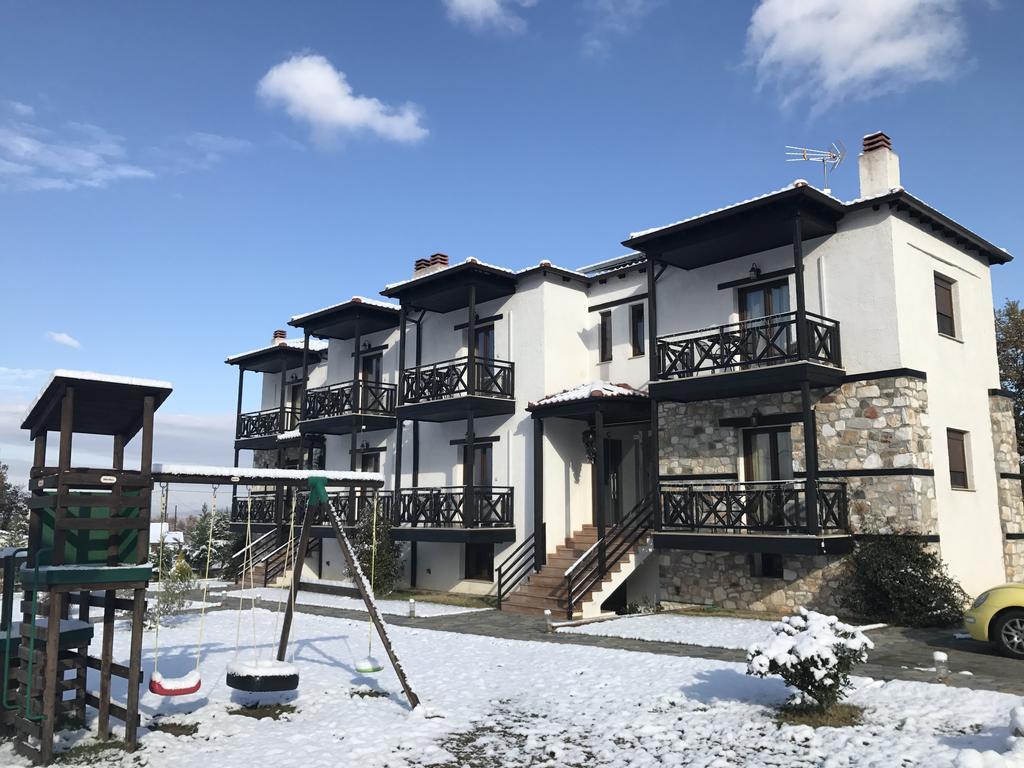 Paroraia Hotel Ángisztro Kültér fotó
